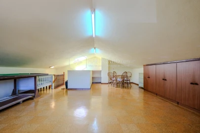 Moradia T6 para Venda em Anta e Guetim
