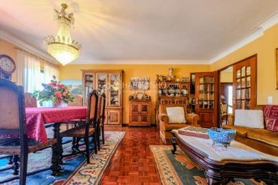 Moradia T6 para Venda em Anta e Guetim
