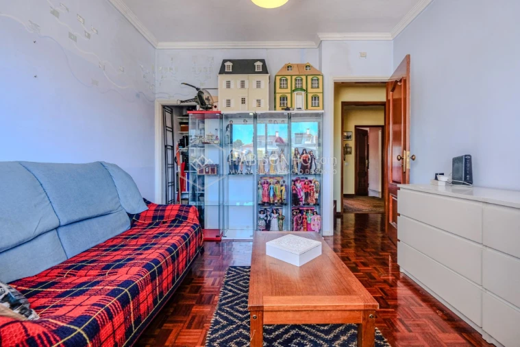 Moradia T6 para Venda em Anta e Guetim Foto 8
