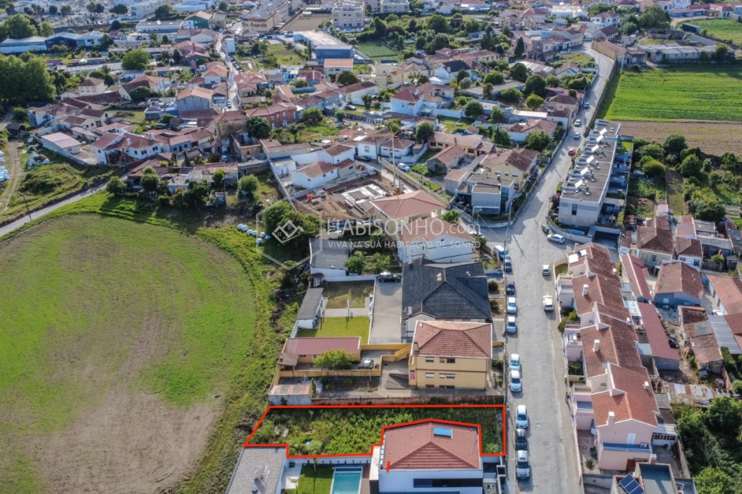 Terreno para Venda em Gulpilhares e Valadares Foto 2