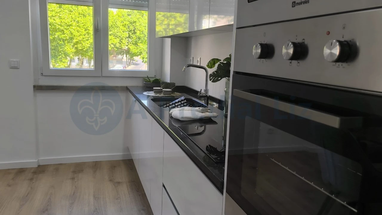 Apartamento T3 para Venda em Benfica Foto 4