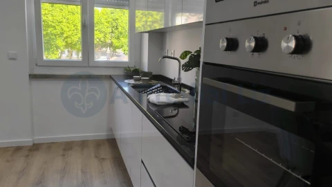 Apartamento T3 para Venda em Benfica
