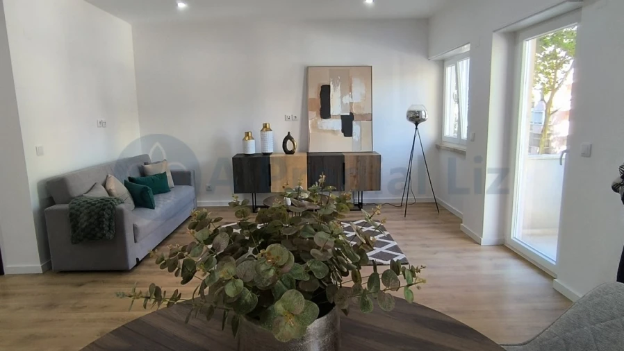 Apartamento T3 para Venda em Benfica Foto 3