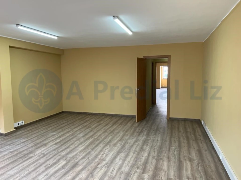 Escritório para Arrendamento em Lordelo do Ouro e Massarelos Foto 2