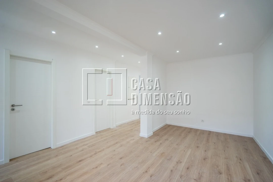Apartamento T1 para Venda em Águas Livres Foto 7