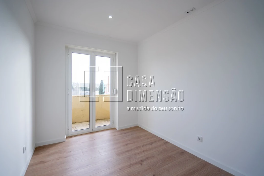 Apartamento T1 para Venda em Águas Livres Foto 17