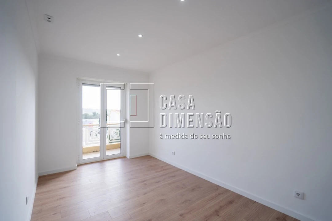 Apartamento T1 para Venda em Águas Livres Foto 18