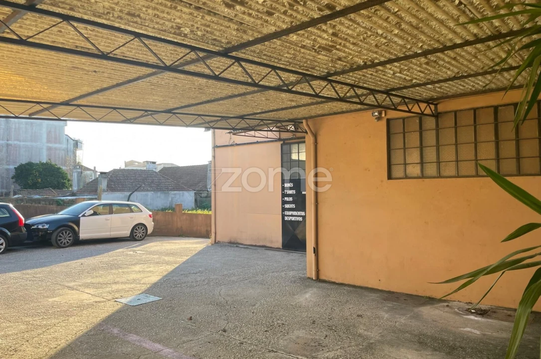 Terreno Comércio / Armazém para Venda em O. Azeméis, Riba-Ul, Ul, Macinhata Seixa, Madail Foto 5