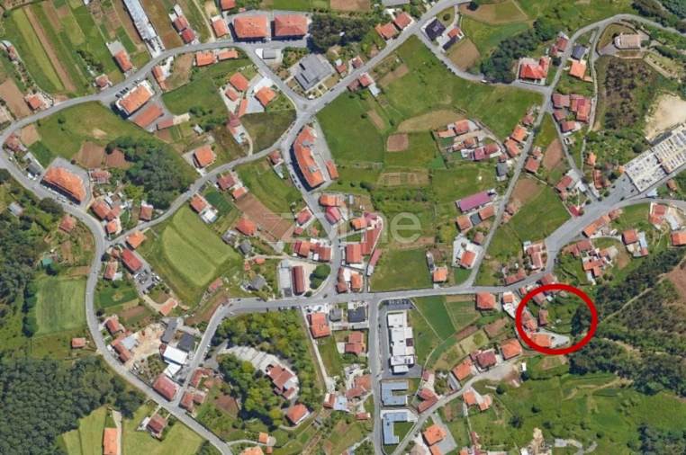 Moradia T4 para Venda em Nogueira do Cravo e Pindelo Foto 3