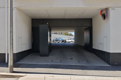 Negócio para Venda em Santa Marinha e São Pedro da Afurada
