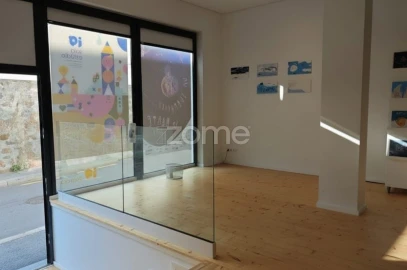 Negócio para Venda em Santa Marinha e São Pedro da Afurada