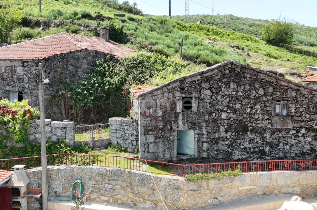 Moradia T3 para Venda em Valdreu Foto 3