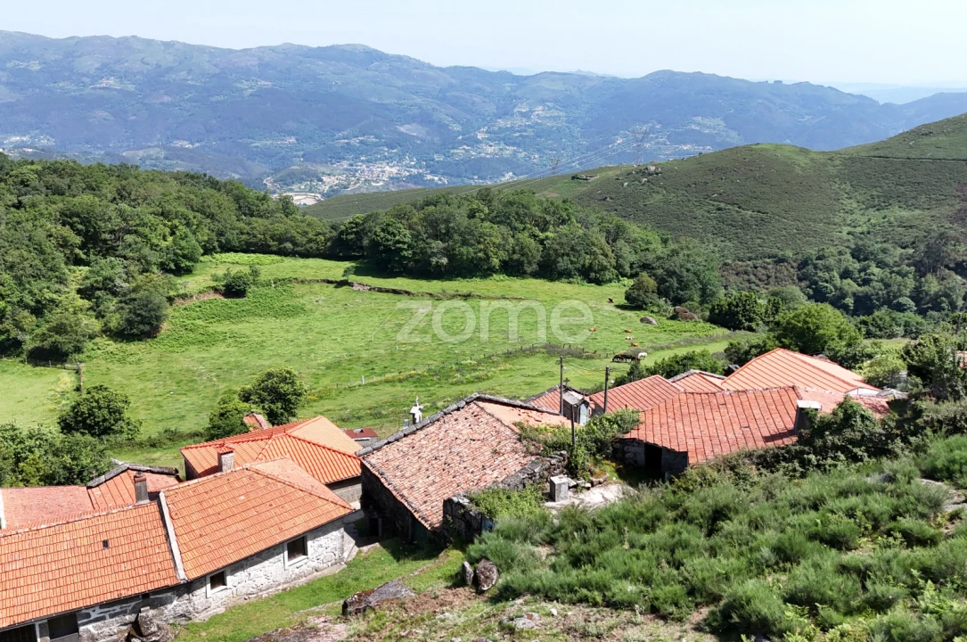 Moradia T3 para Venda em Valdreu Foto 1