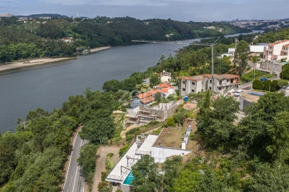 Moradia T4 para Venda em Gondomar (São Cosme), Valbom e Jovim