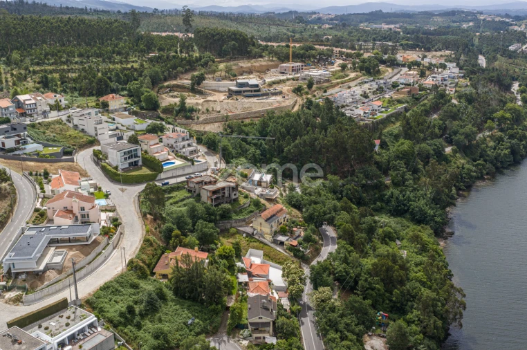 Moradia T4 para Venda em Gondomar (São Cosme), Valbom e Jovim Foto 27