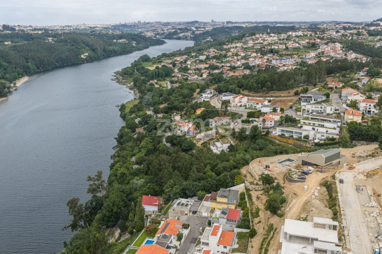 Moradia T4 para Venda em Gondomar (São Cosme), Valbom e Jovim Foto 35