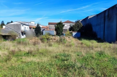 Terreno para Venda em Santa Maria de Lamas