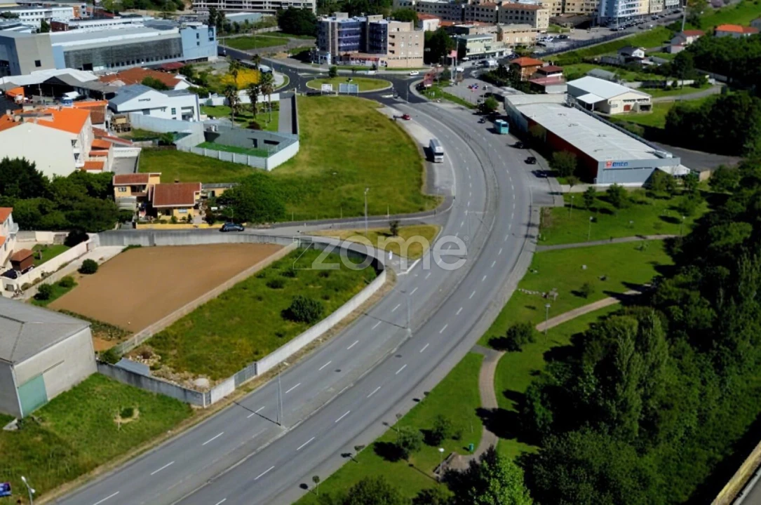 Terreno para Venda em Santa Maria de Lamas Foto 8