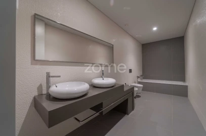 Moradia T4 para Venda em Cabanelas