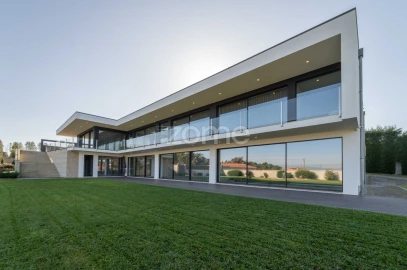 Moradia T4 para Venda em Cabanelas