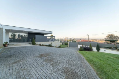 Moradia T4 para Venda em Cabanelas