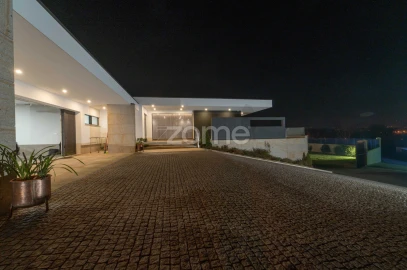 Moradia T4 para Venda em Cabanelas