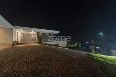 Moradia T4 para Venda em Cabanelas