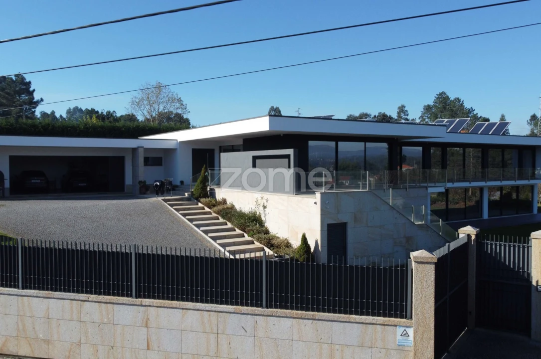 Moradia T4 para Venda em Cabanelas Foto 71