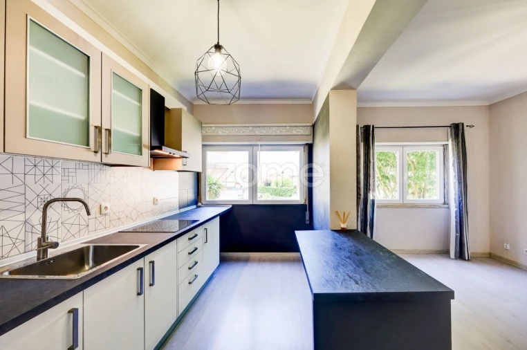 Apartamento T2 para Venda em Rio de Mouro Foto 7