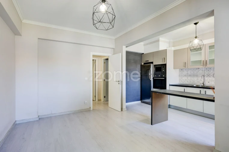 Apartamento T2 para Venda em Rio de Mouro Foto 2
