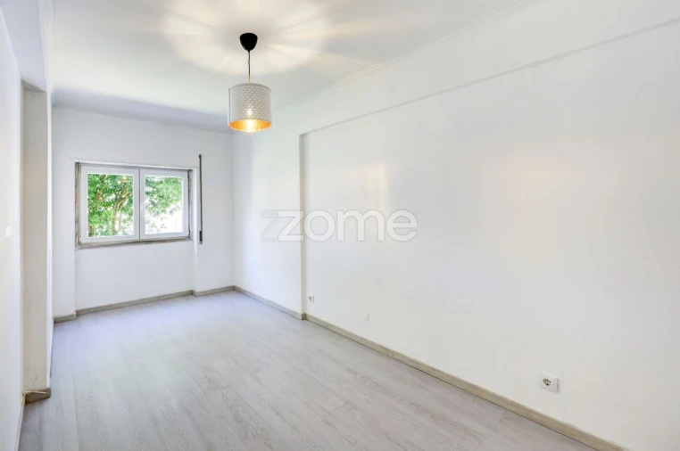 Apartamento T2 para Venda em Rio de Mouro Foto 13