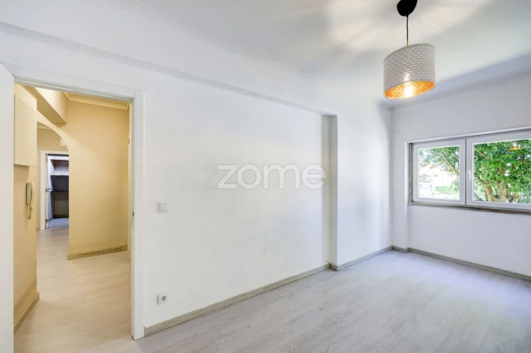 Apartamento T2 para Venda em Rio de Mouro Foto 12
