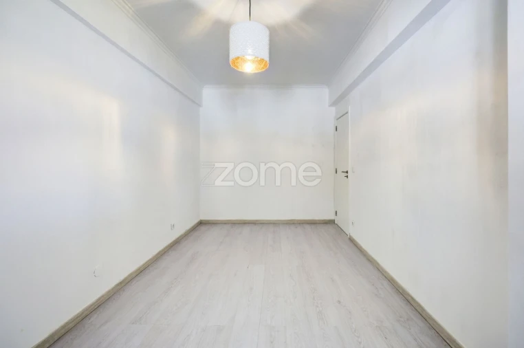Apartamento T2 para Venda em Rio de Mouro Foto 15