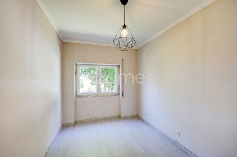 Apartamento T2 para Venda em Rio de Mouro Foto 16