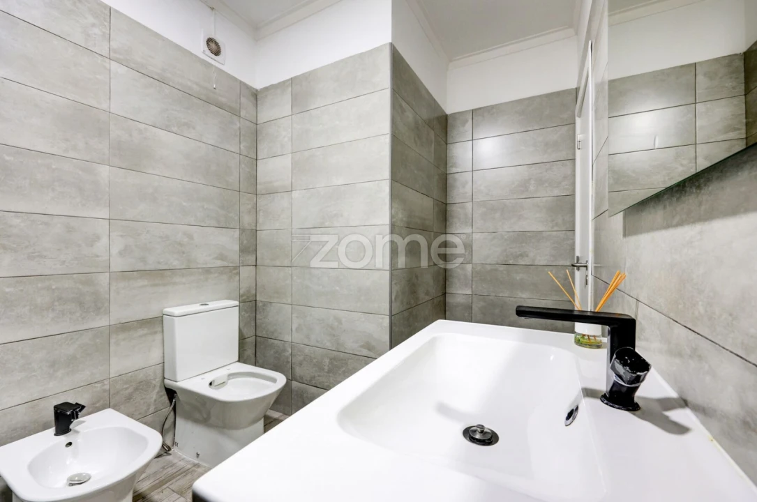 Apartamento T2 para Venda em Rio de Mouro Foto 20