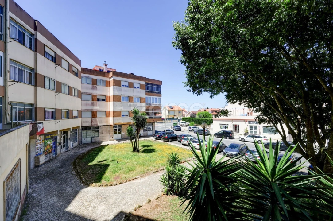 Apartamento T2 para Venda em Rio de Mouro Foto 27