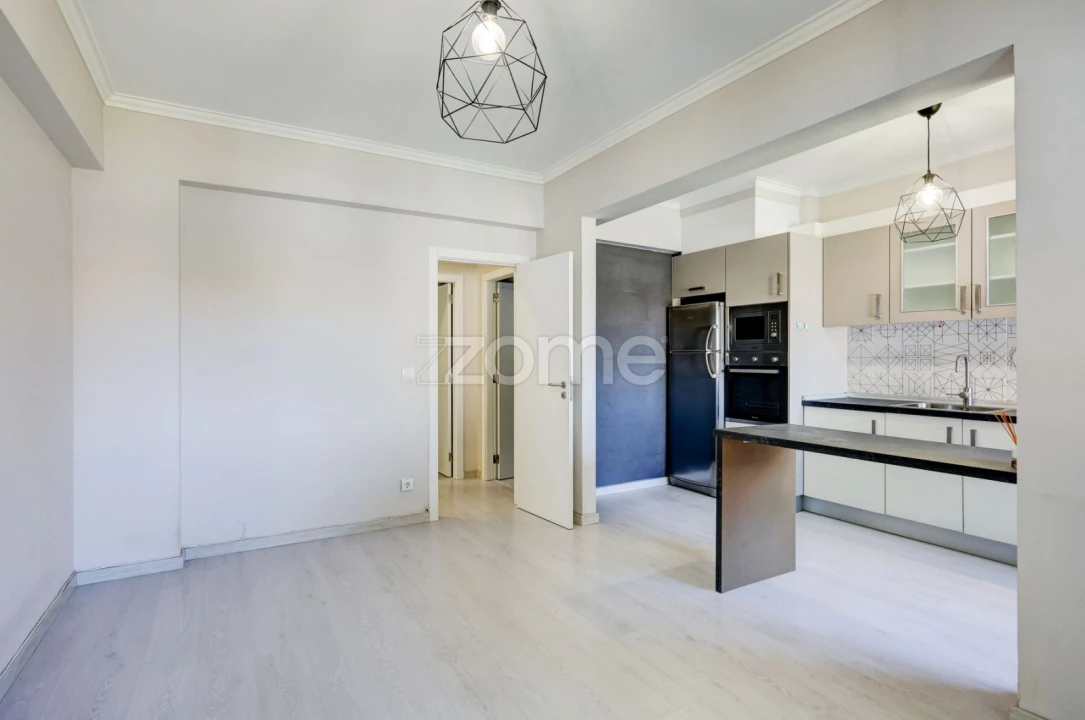 Apartamento T2 para Venda em Rio de Mouro Foto 2