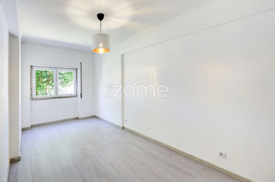 Apartamento T2 para Venda em Rio de Mouro Foto 13