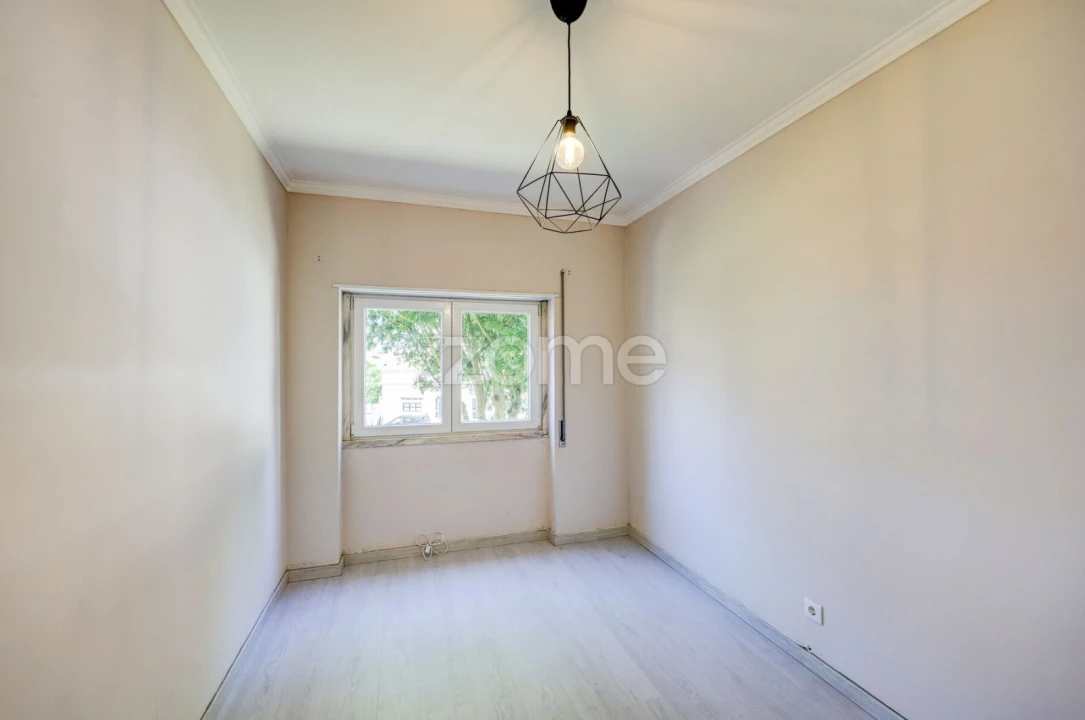 Apartamento T2 para Venda em Rio de Mouro Foto 16