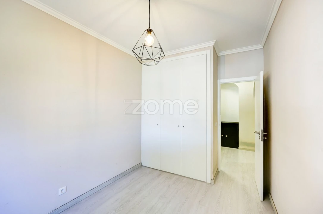 Apartamento T2 para Venda em Rio de Mouro Foto 17