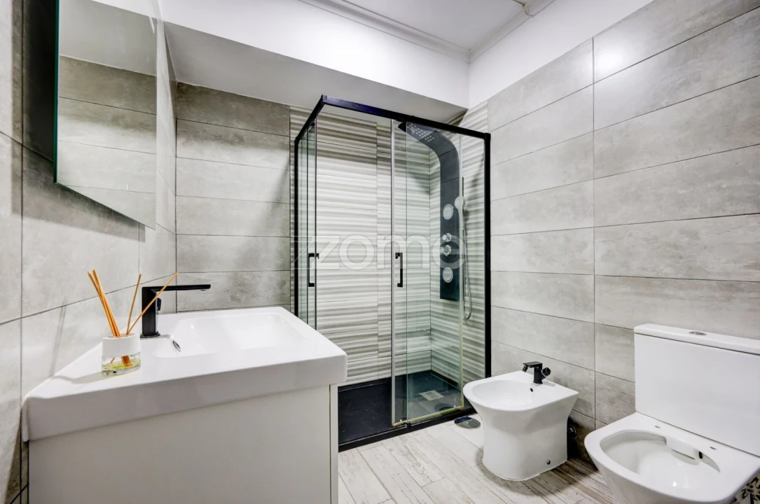 Apartamento T2 para Venda em Rio de Mouro Foto 18