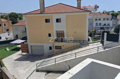 Moradia T4 para Venda em São Domingos de Rana