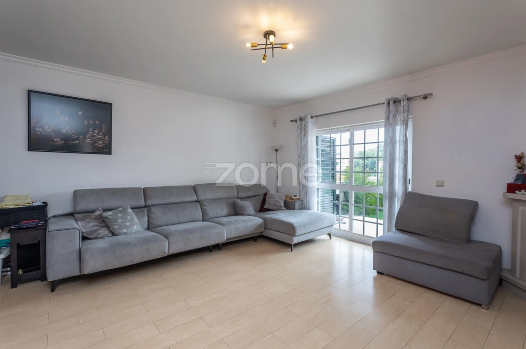 Moradia T4 para Venda em São Domingos de Rana Foto 9