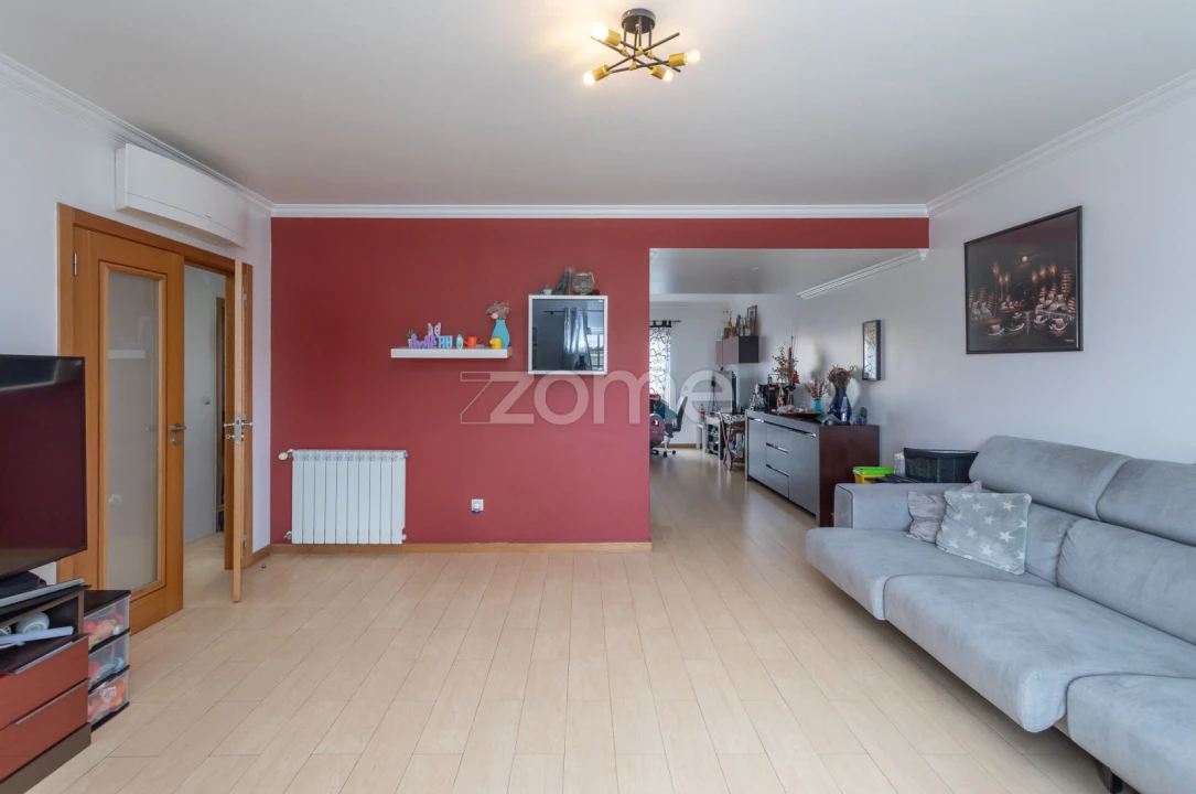 Moradia T4 para Venda em São Domingos de Rana Foto 10