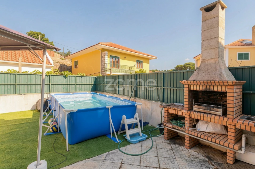 Moradia T4 para Venda em São Domingos de Rana Foto 42