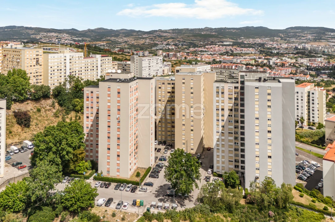 Apartamento T3 para Venda em Santo António dos Cavaleiros e Frielas Foto 20