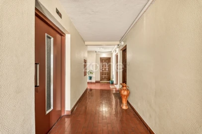Apartamento T3 para Venda em Santo António dos Cavaleiros e Frielas
