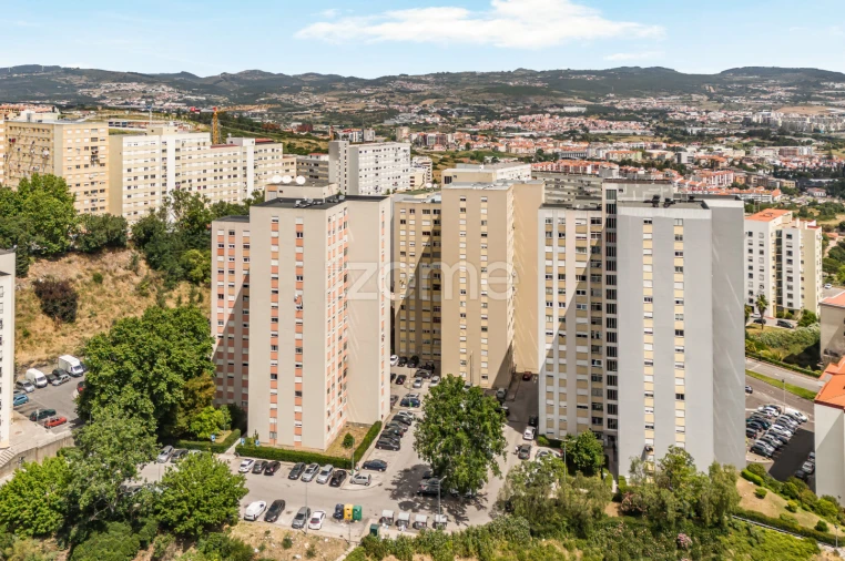 Apartamento T3 para Venda em Santo António dos Cavaleiros e Frielas Foto 20