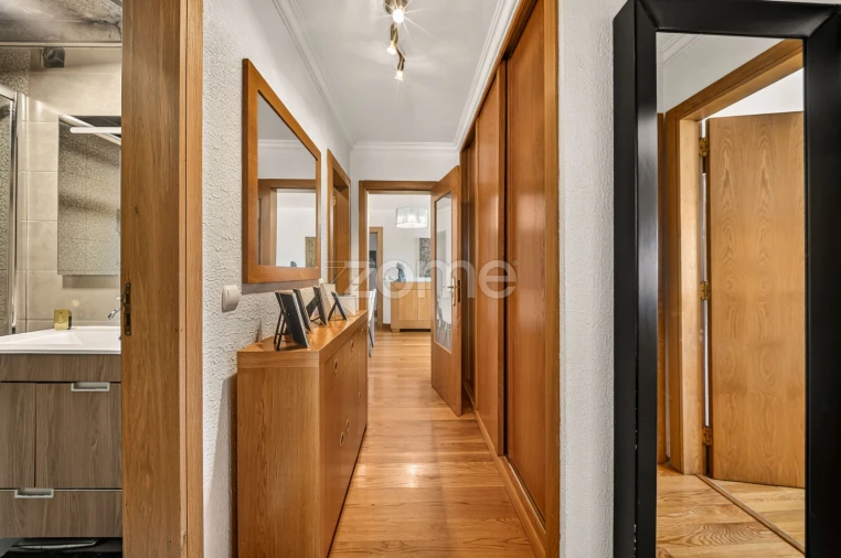 Apartamento T3 para Venda em Santo António dos Cavaleiros e Frielas Foto 17