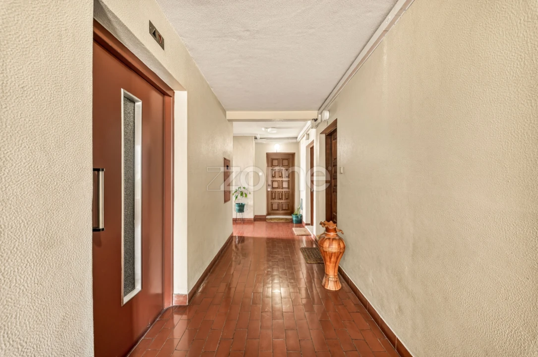 Apartamento T3 para Venda em Santo António dos Cavaleiros e Frielas Foto 21